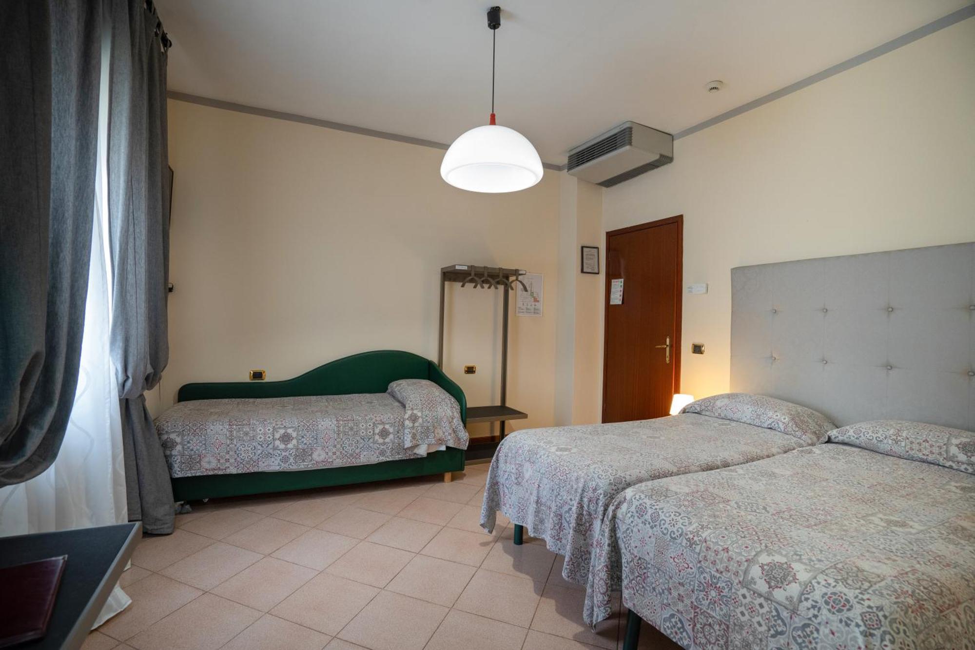 Hotel Bernardino Lucca Kültér fotó