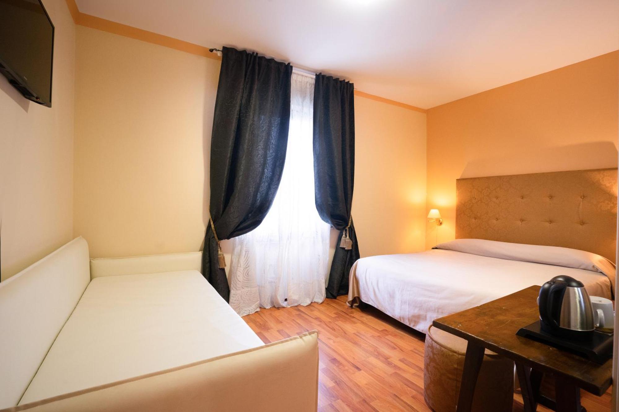 Hotel Bernardino Lucca Kültér fotó