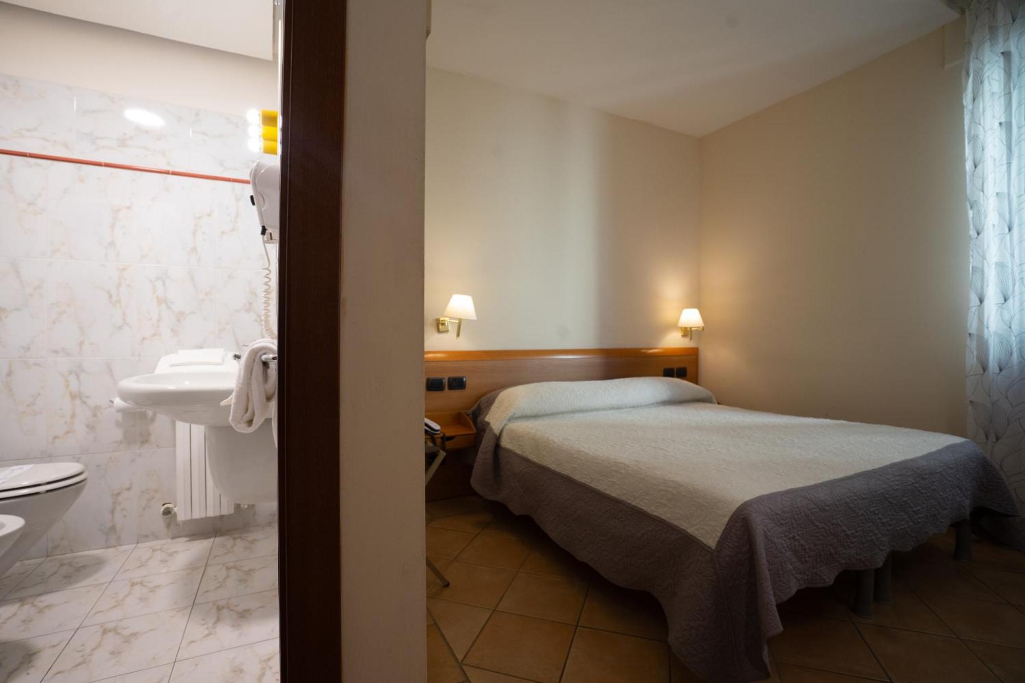 Hotel Bernardino Lucca Kültér fotó