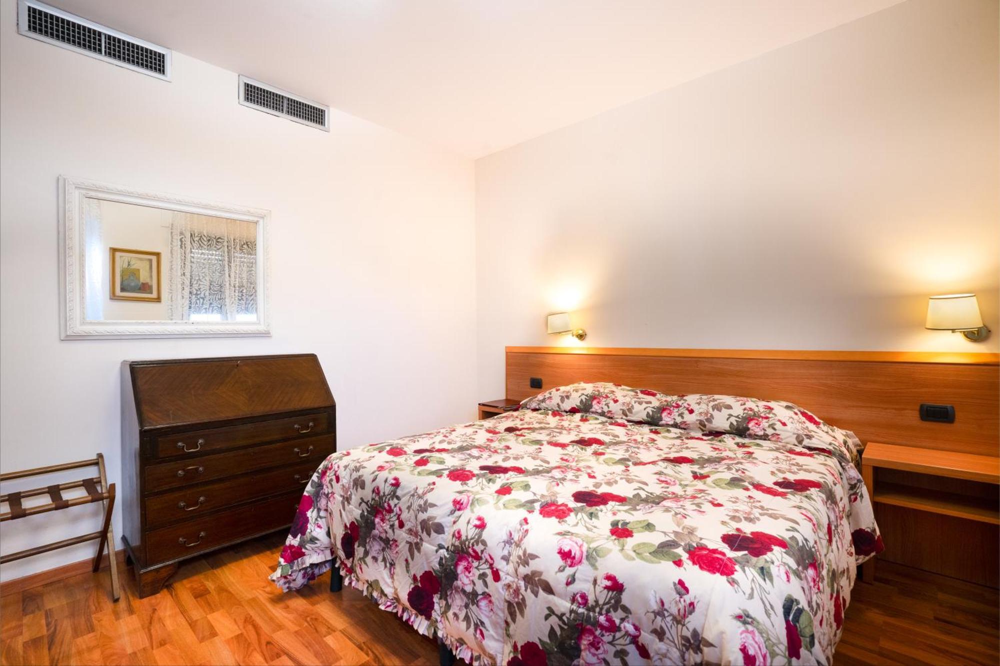 Hotel Bernardino Lucca Kültér fotó