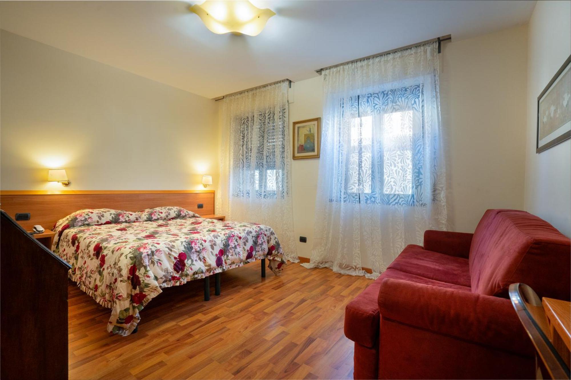 Hotel Bernardino Lucca Kültér fotó