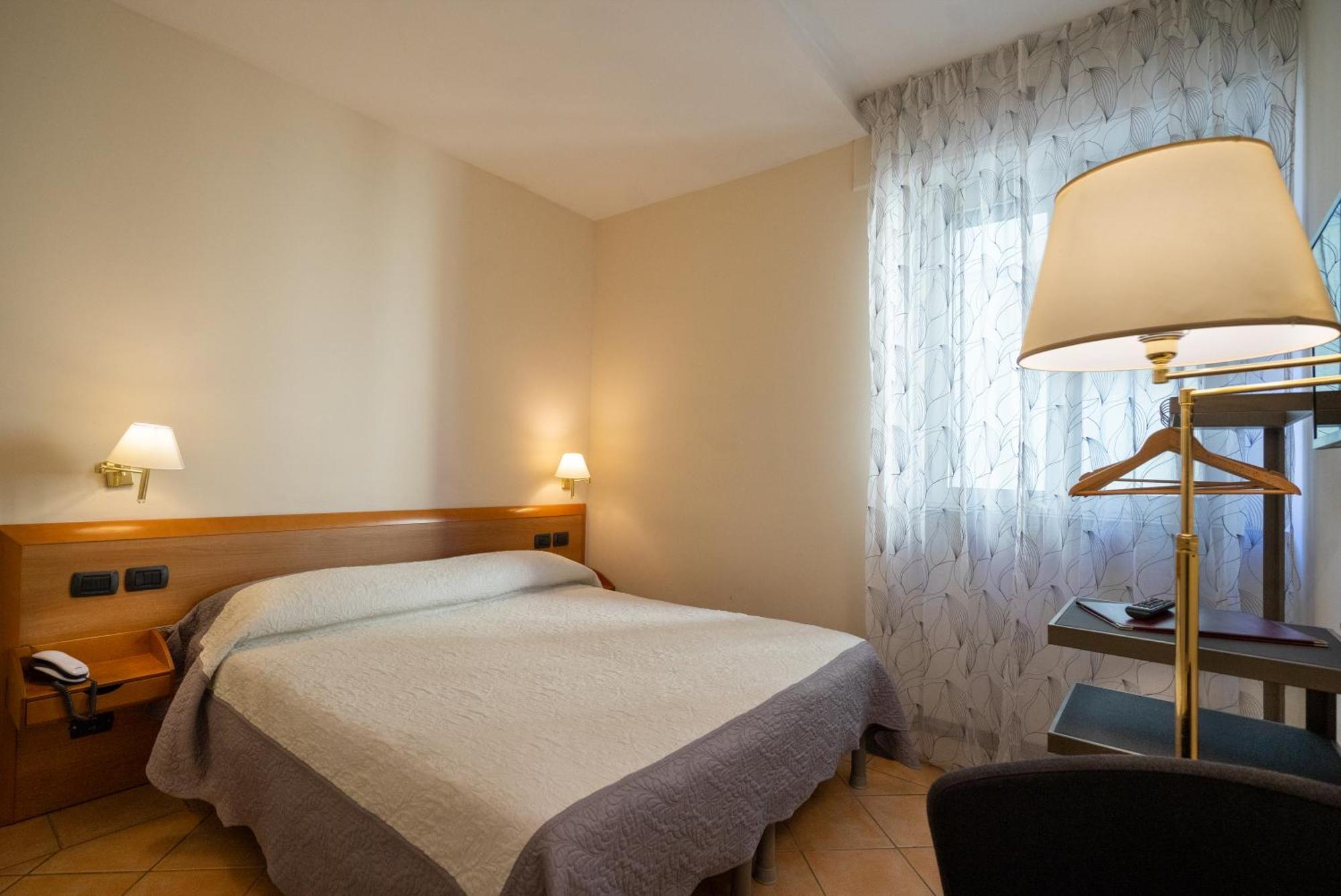 Hotel Bernardino Lucca Kültér fotó