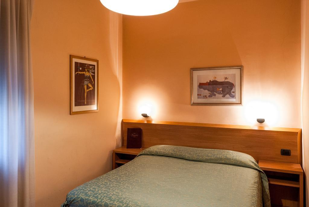 Hotel Bernardino Lucca Kültér fotó